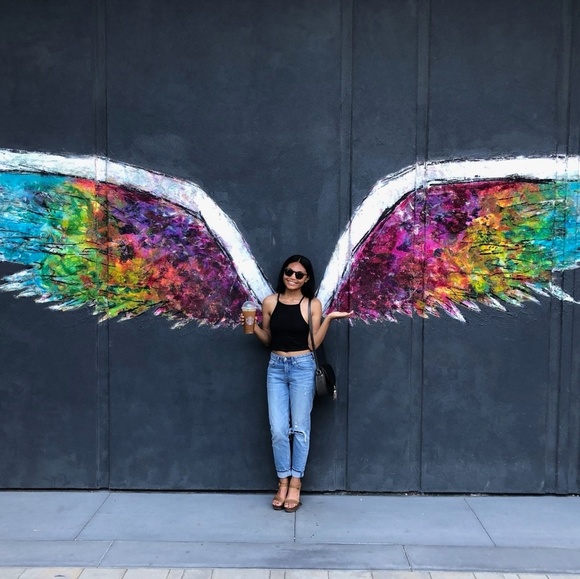 Meet your Posher, Lexa - Picture 2 of 2